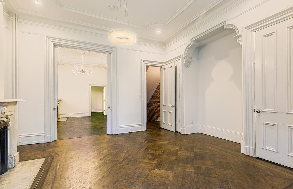 118 Mercer Street Jersey City, NJ 07302 - Photo 3 of 33