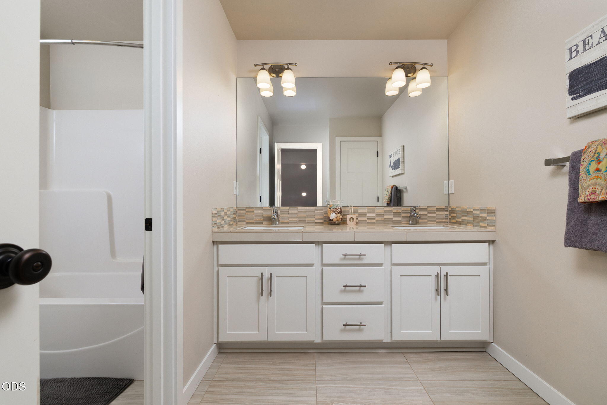 63154 Iner Loop Bend, OR 97701 - Photo 19 of 33 Gallery Image 19