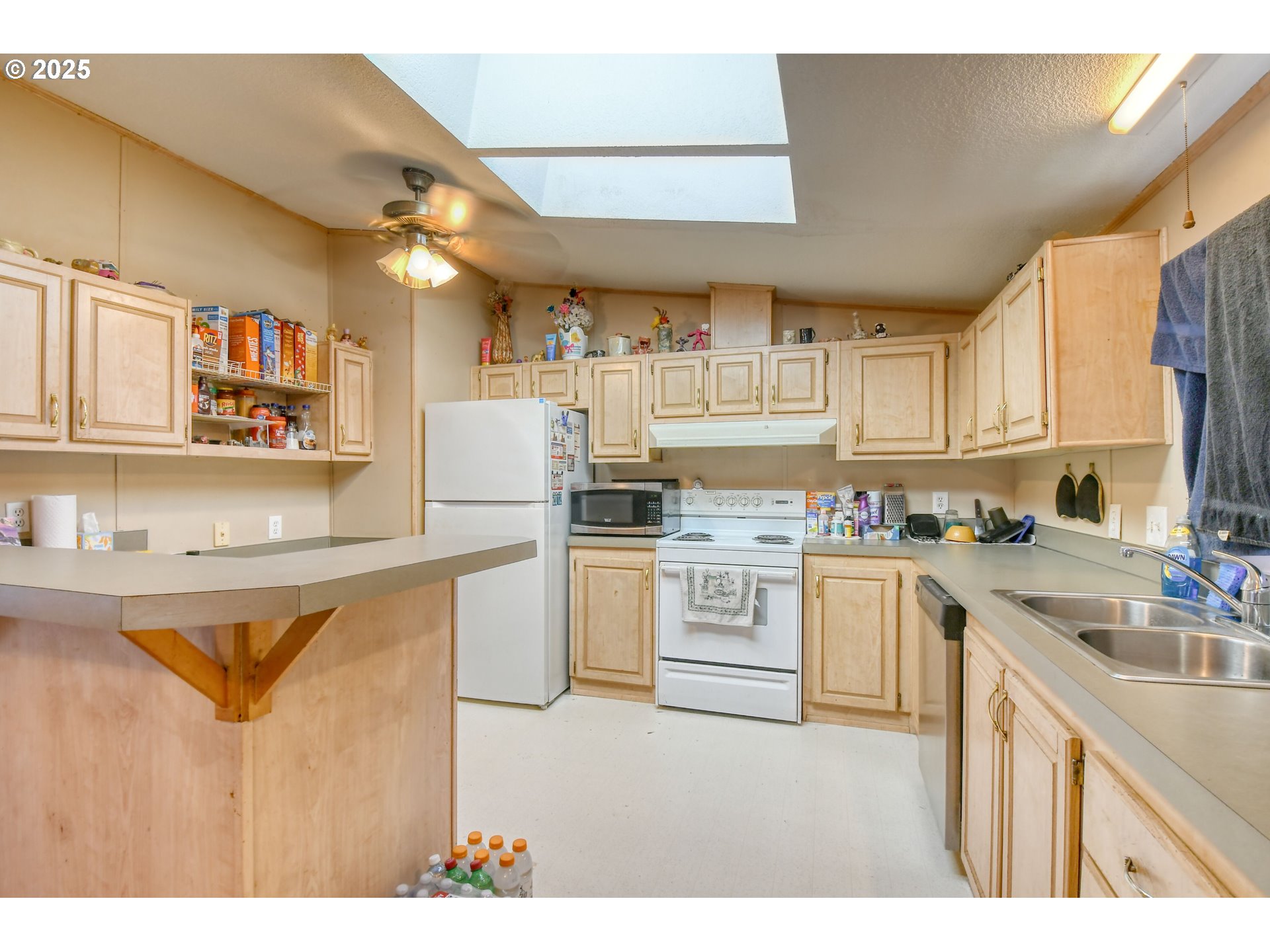 424 East High Street Athena, OR 97813 - Photo 15 of 40 a kitchen with appliances cabinets and a counter top space
