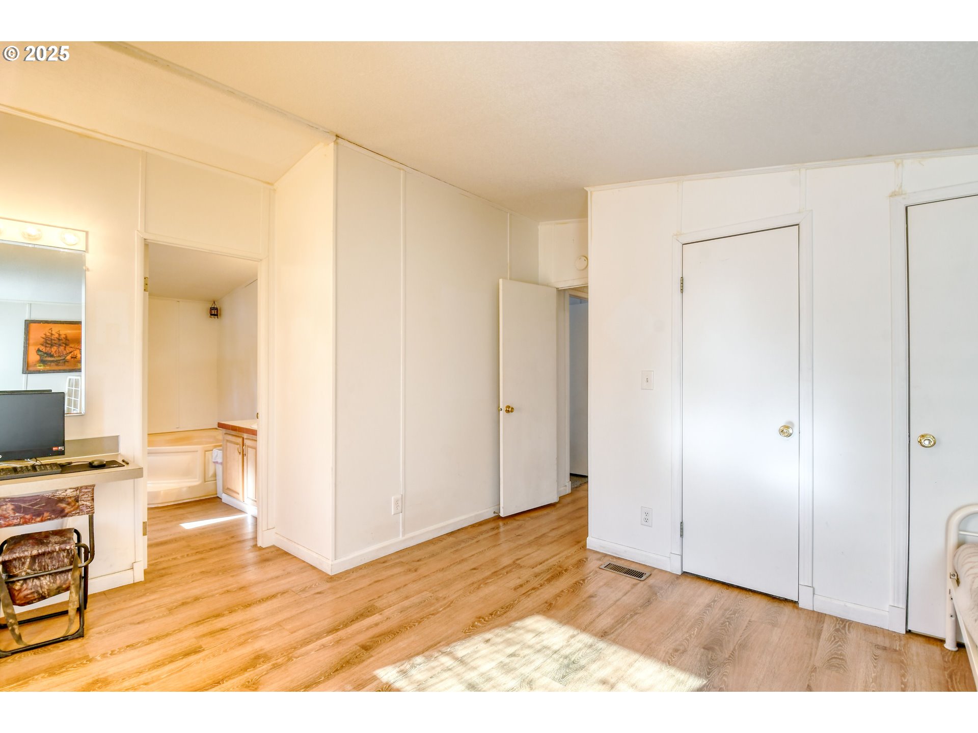 424 East High Street Athena, OR 97813 - Photo 21 of 40 a view of livingroom with hardwood floor