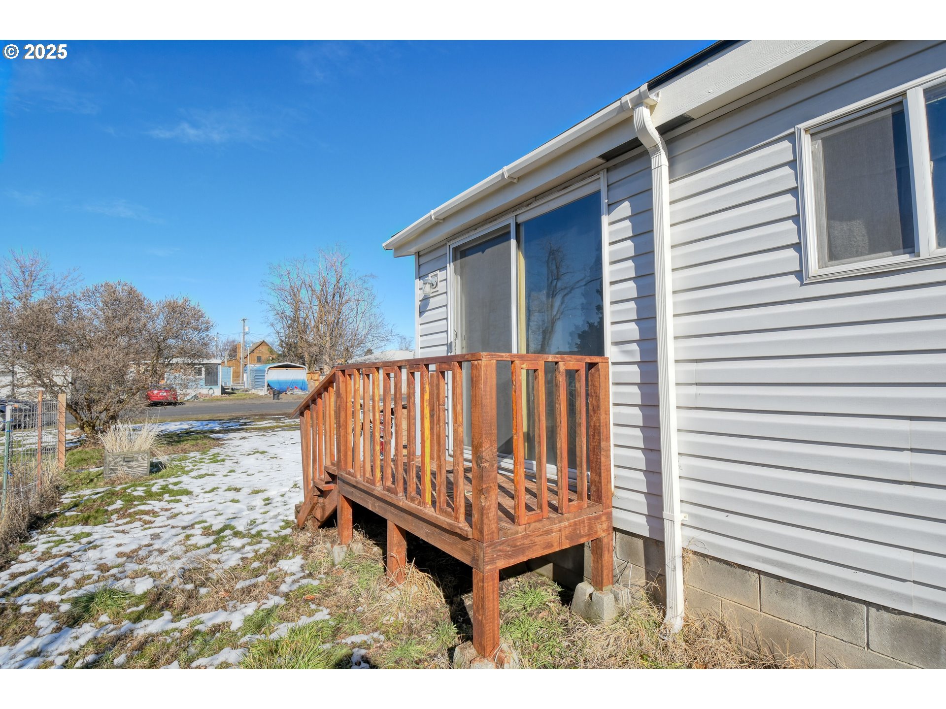 424 East High Street Athena, OR 97813 - Photo 36 of 40 a view of backyard with deck and seating space