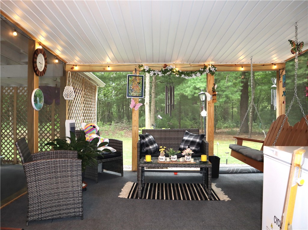 52 Leisure Way Coventry, RI 02816 - Photo 4 of 41 Screened-in Porch
