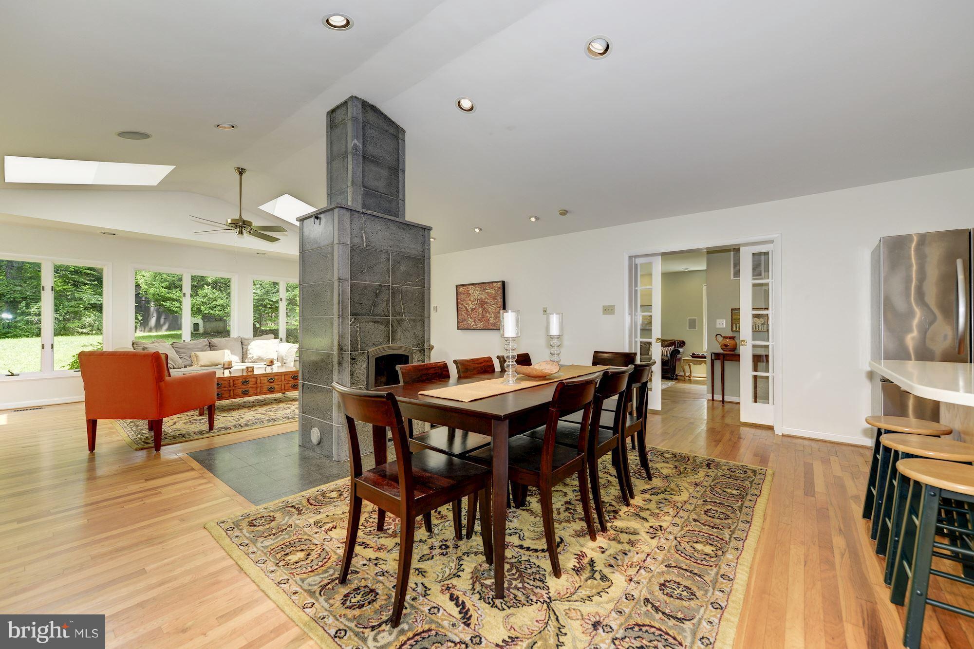 Great Room-Natural and Recessed Lighting