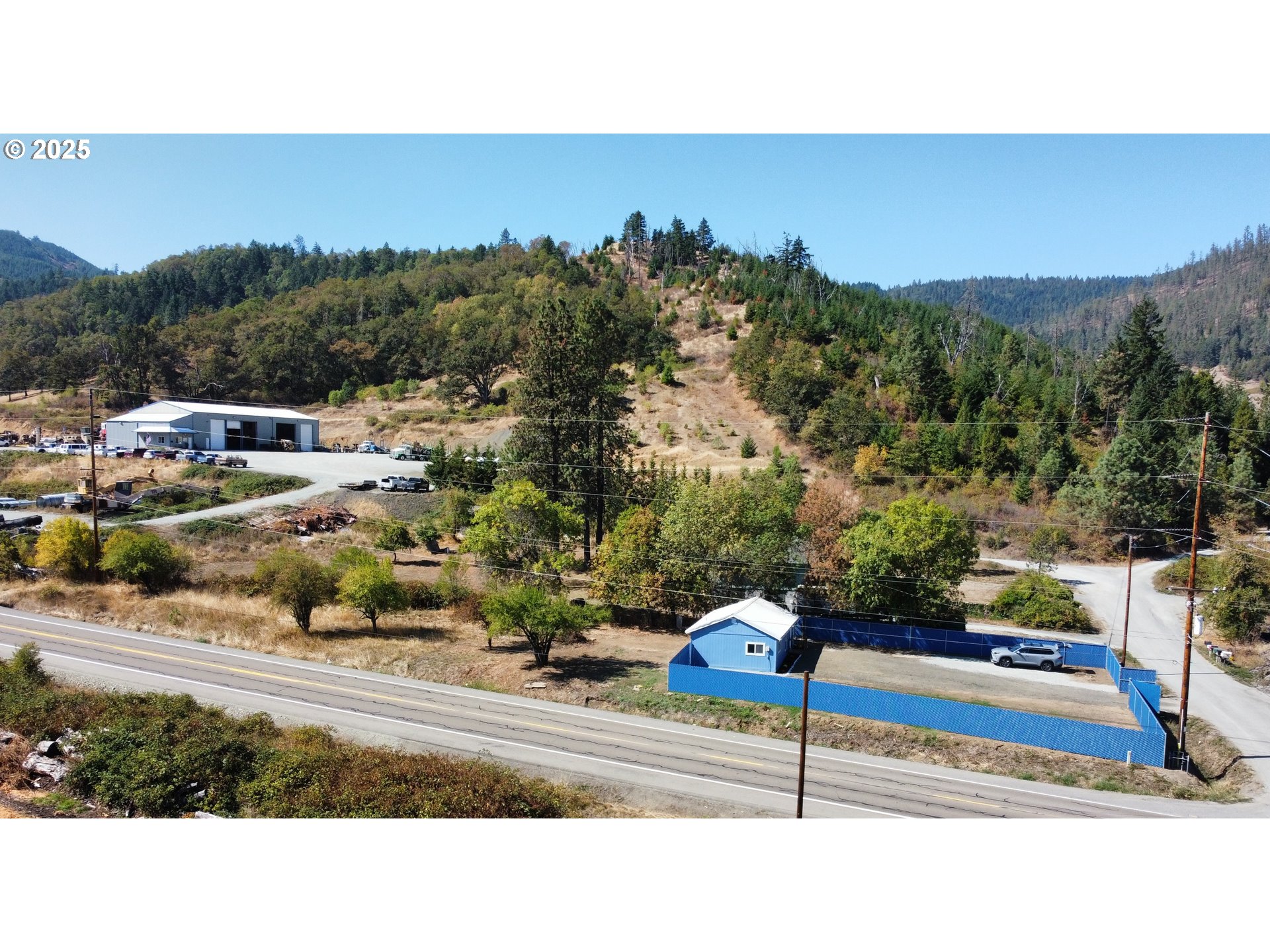 510 Boyer Road Riddle, OR 97469 - Photo 26 of 31 a view of a terrace