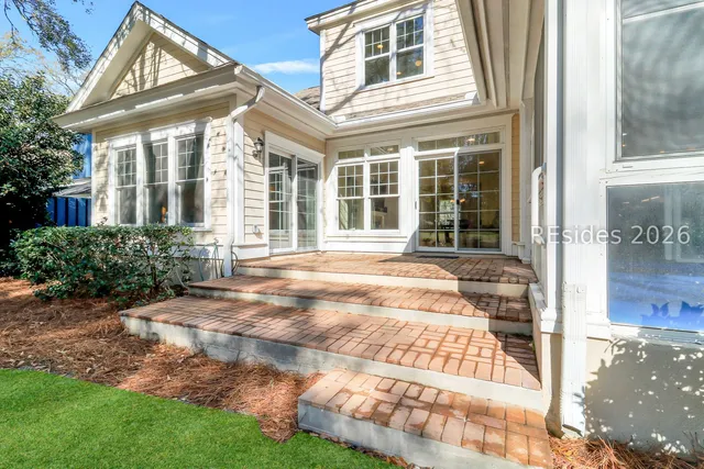$785,000 | 49 Wax Myrtle Court, Hilton Head Island, SC 29926