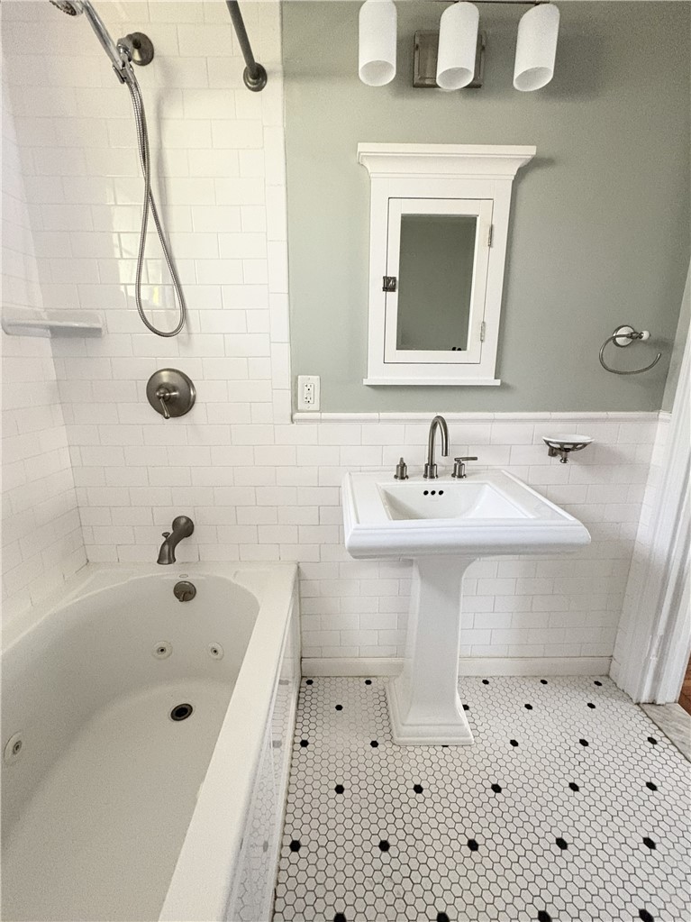 61 Malbone Road Newport, RI 02840 - Photo 13 of 14