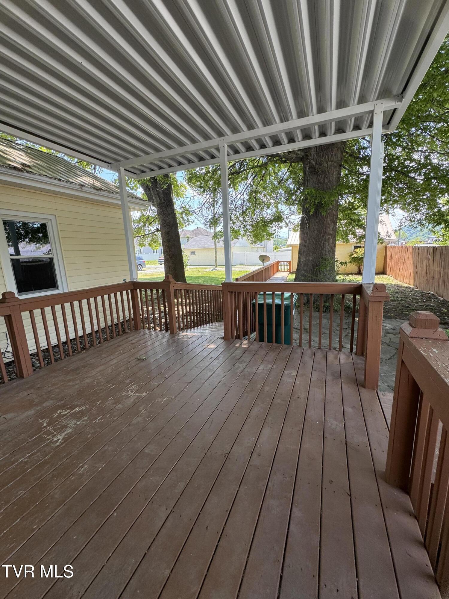 216 1st Street Erwin, TN 37650 - Photo 7 of 24 IMG_0282
