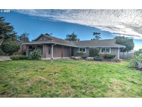 $425,000 | 1620 26th Street, Florence, OR 97439