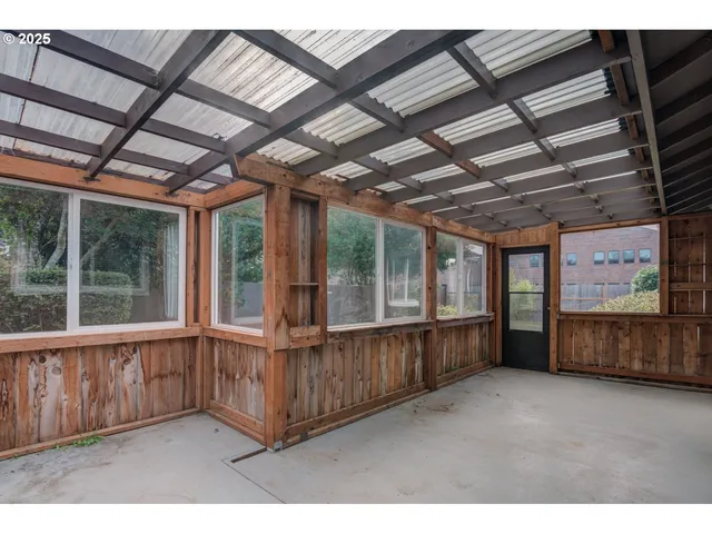 a view of an entrance of the house