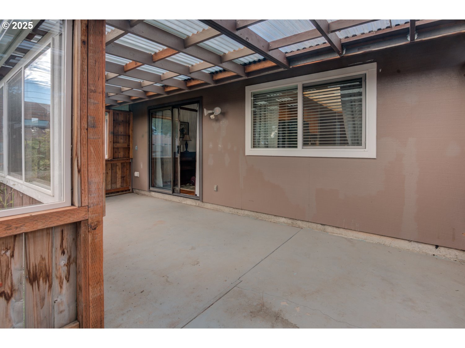 1620 26th Street Florence, OR 97439 - Photo 23 of 27 a view of an entrance of the house