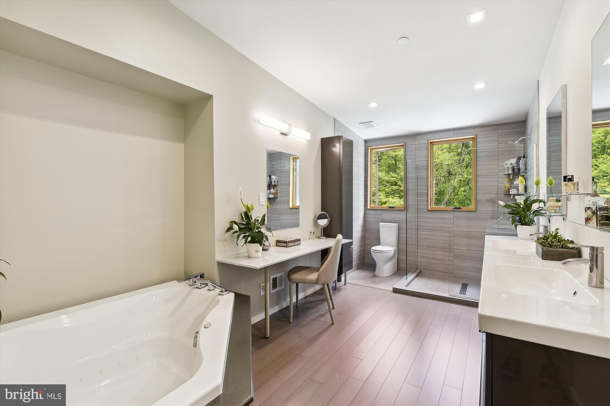 917 Sahlin Farm Road Annapolis, MD 21401 - Photo 35 of 50 Primary Bath