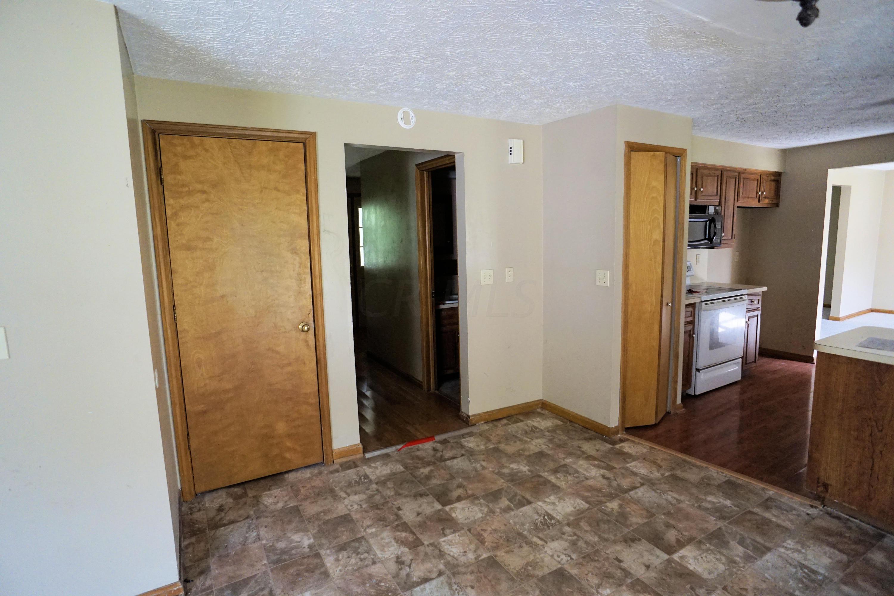 2999 Troy Road Delaware, OH 43015 - Photo 4 of 30