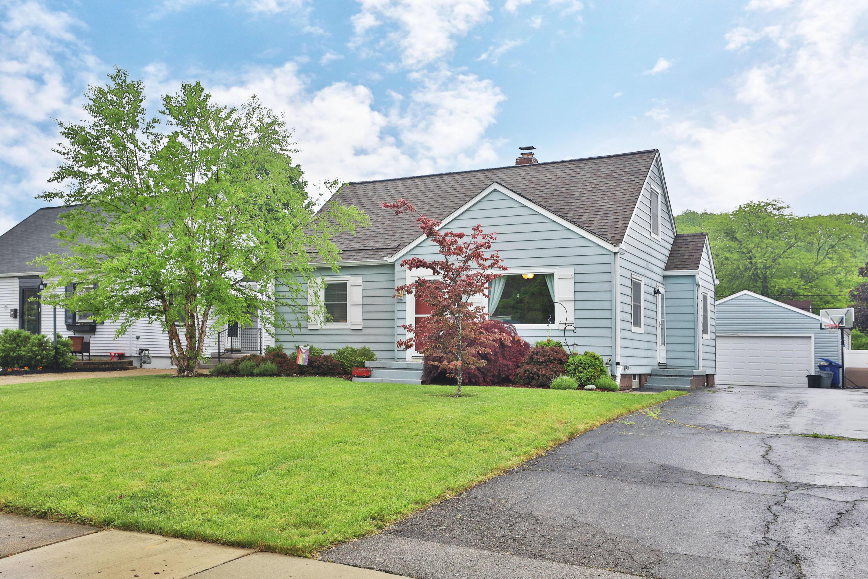 562 Northridge Road Columbus, OH 43214 - Photo 2 of 45 Front
