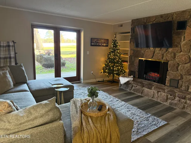 $249,999 | 3815 East Parkway, Unit 13, Gatlinburg, TN 37738