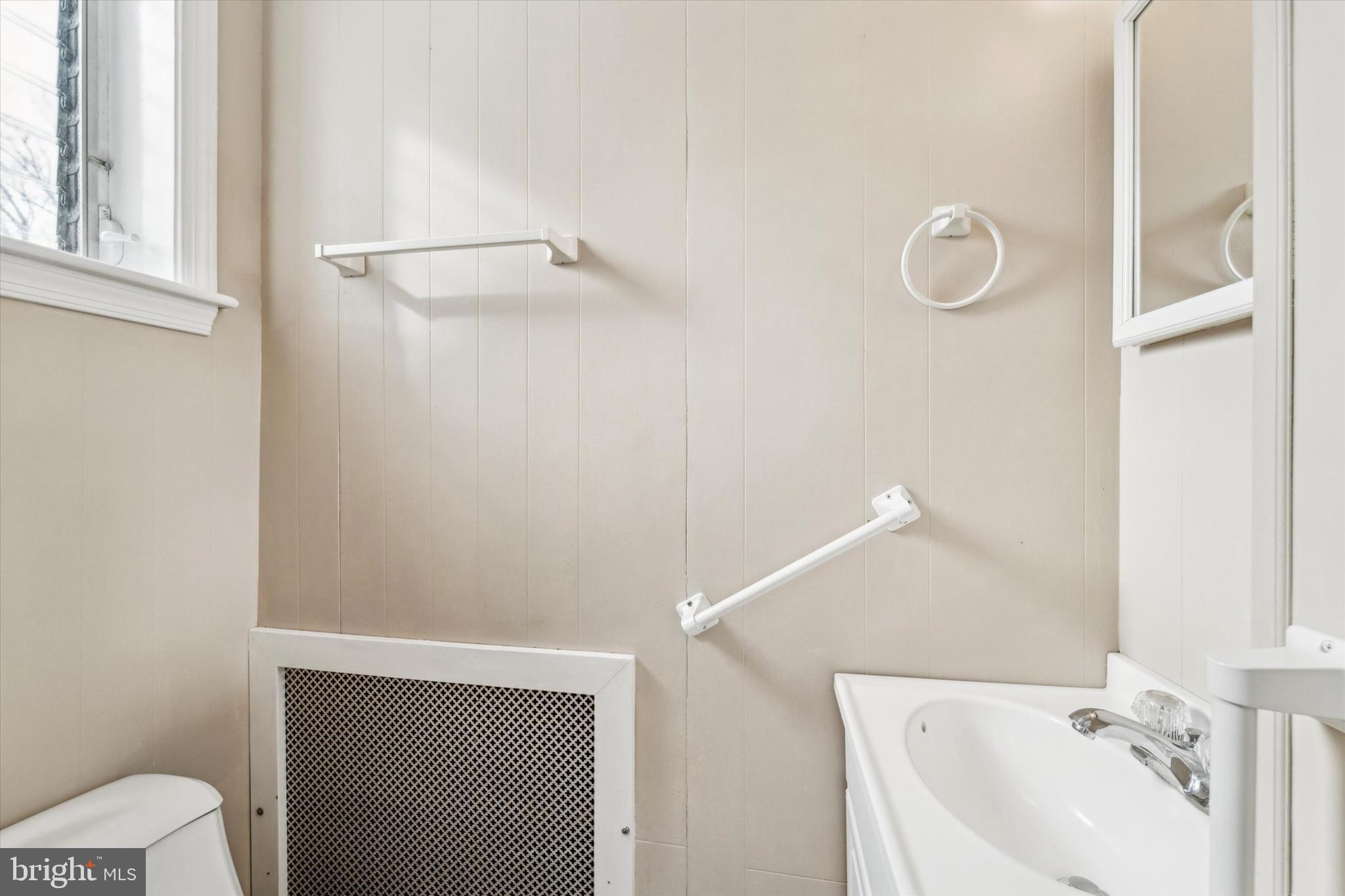 466 St Davids Avenue Wayne, PA 19087 - Photo 9 of 25