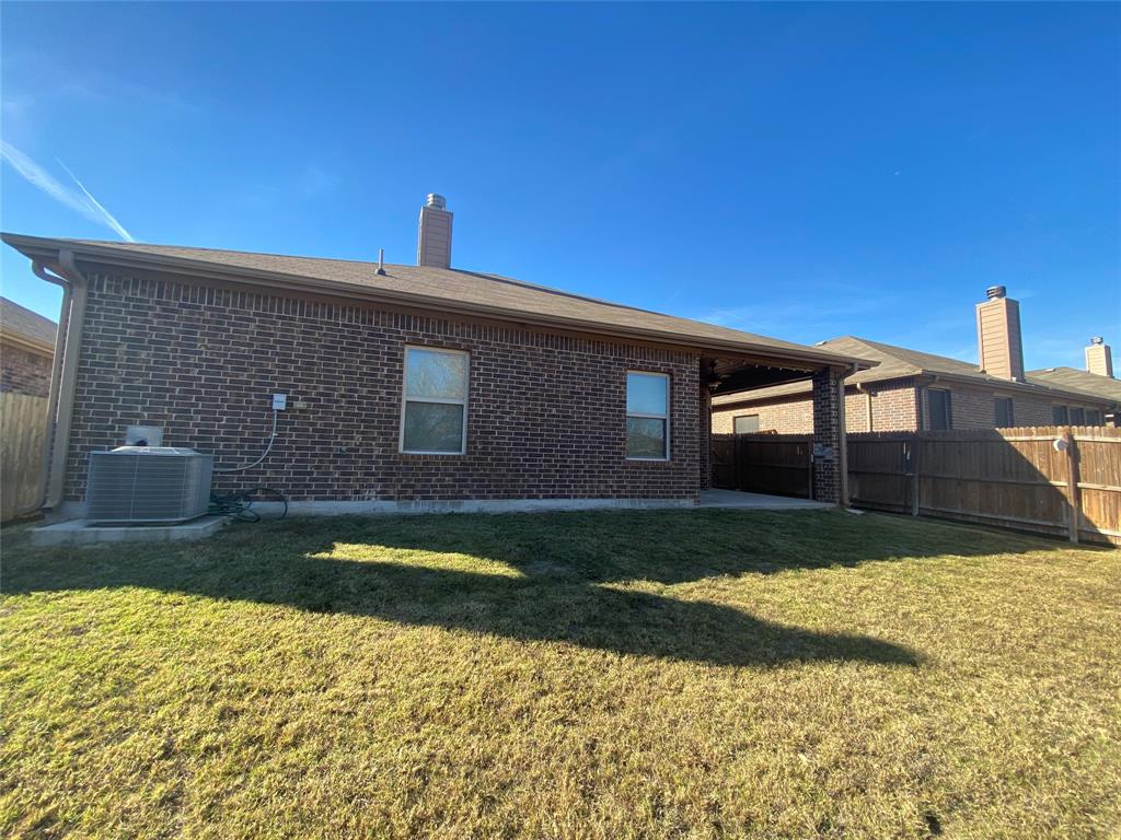 1220 Scott Drive Weatherford, TX 76087 - Photo 4 of 35 Backyard with covered back porch