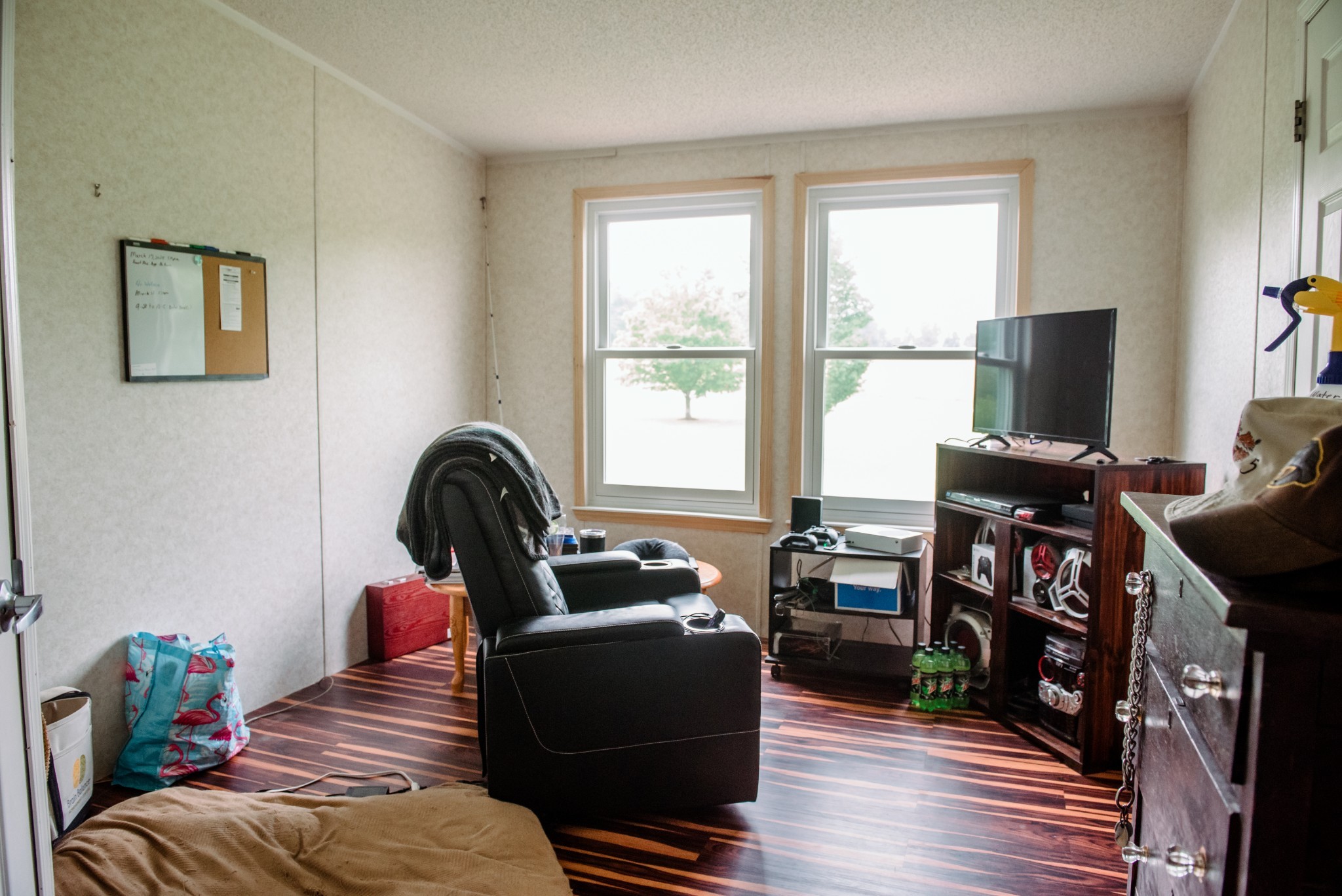 417 Buttermilk Hollow Road Bethpage, TN 37022 - Photo 27 of 33 a living room with furniture and a flat screen tv