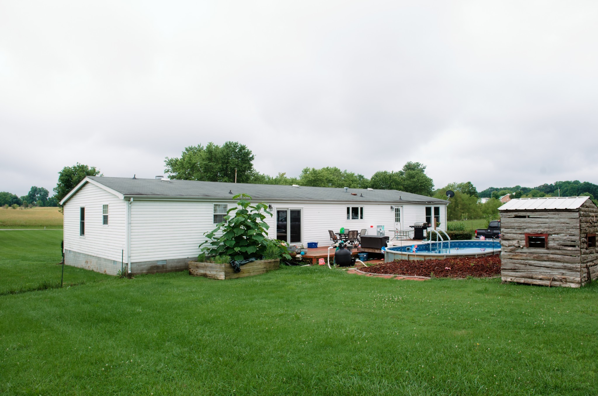 417 Buttermilk Hollow Road Bethpage, TN 37022 - Photo 6 of 33 a house view with a sitting space and garden
