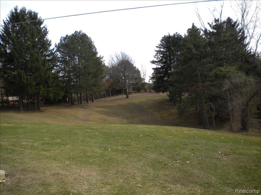 3185 Middle Road Highland, MI 48357 - Photo 10 of 10 DSCN0081