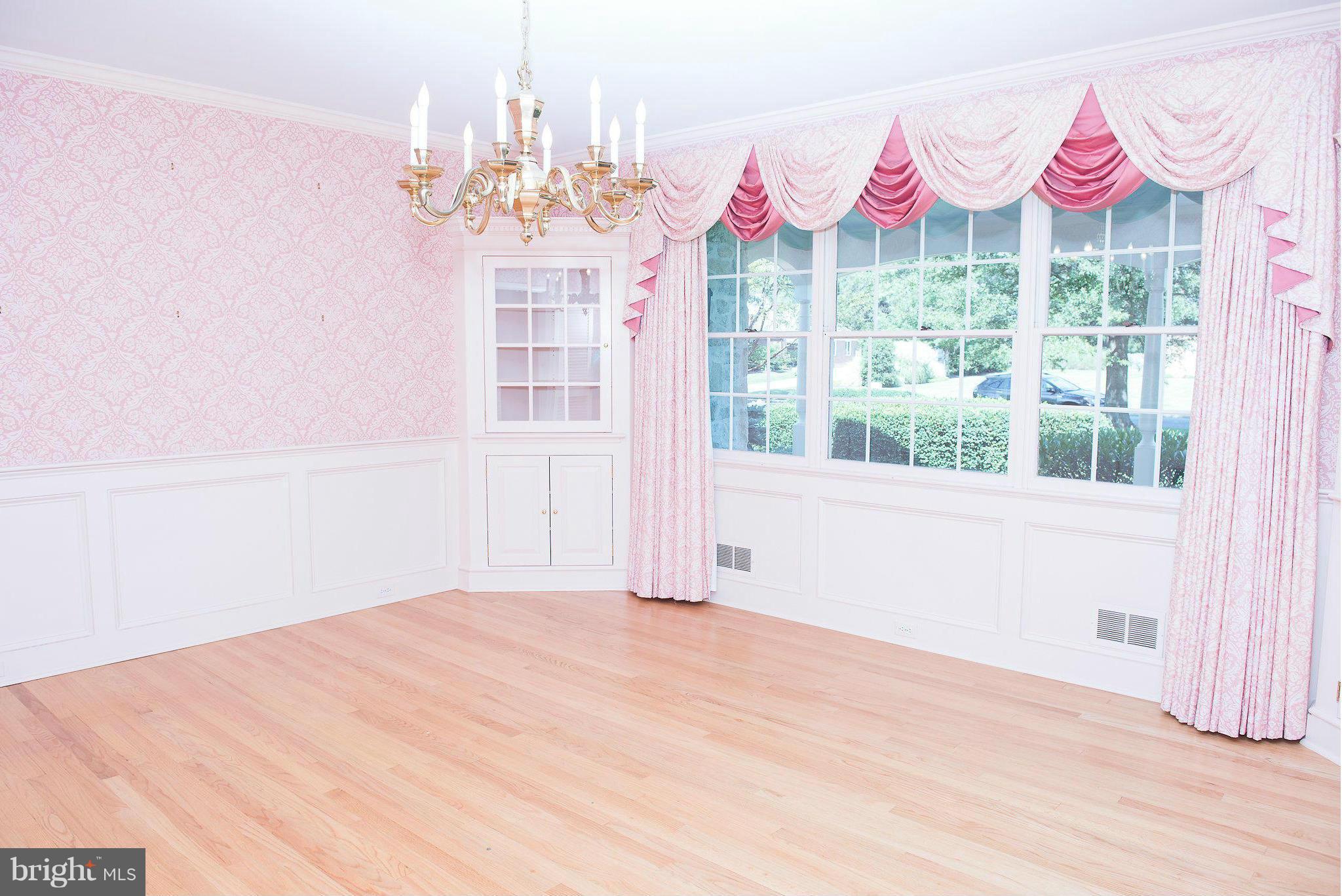 511 Surrey Road Lutherville-Timonium, MD 21093 - Photo 9 of 22 Dining Room