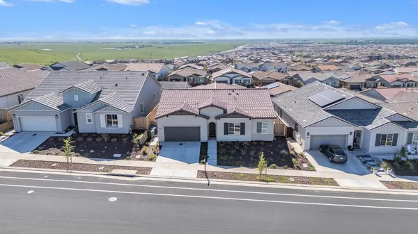 $910,000 | 3385 Rock Springs Ranch Drive, Folsom, CA 95630