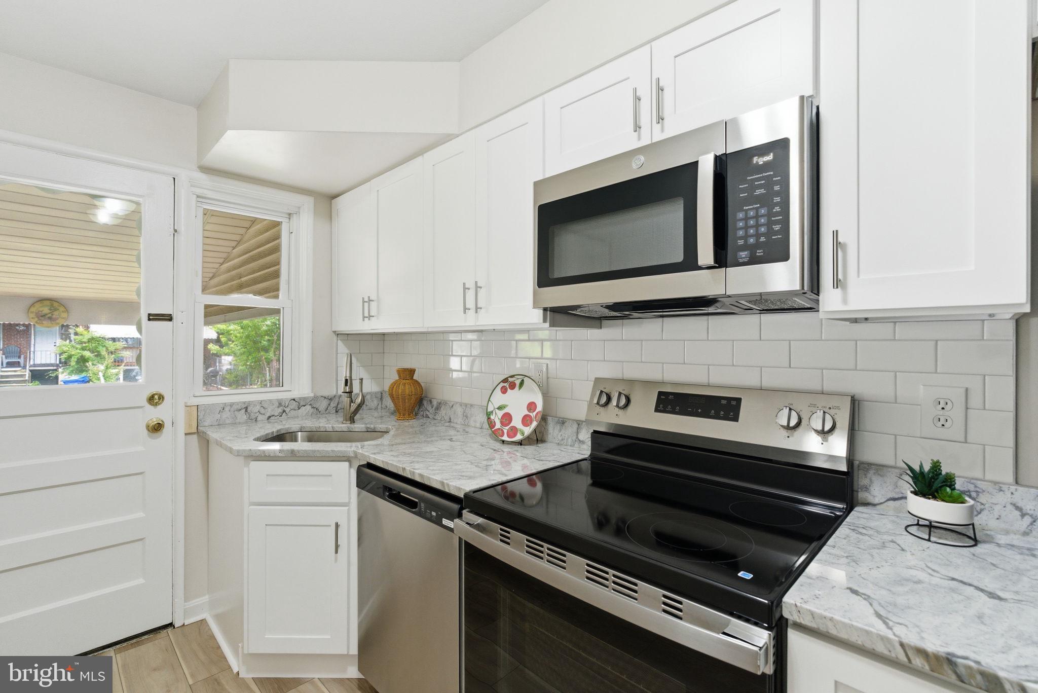 762 Fulbrook Road Dundalk, MD 21222 - Photo 11 of 34 Kitchen