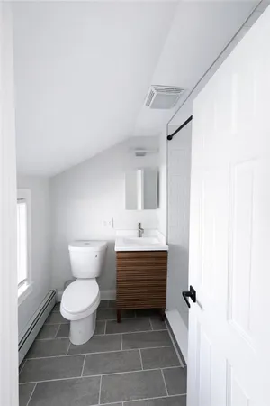 $2,900 | 71 East George Street, Unit 2, Providence, RI 02906
