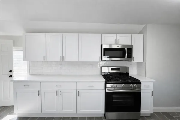 $2,900 | 71 East George Street, Unit 2, Providence, RI 02906