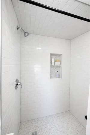 $2,900 | 71 East George Street, Unit 2, Providence, RI 02906