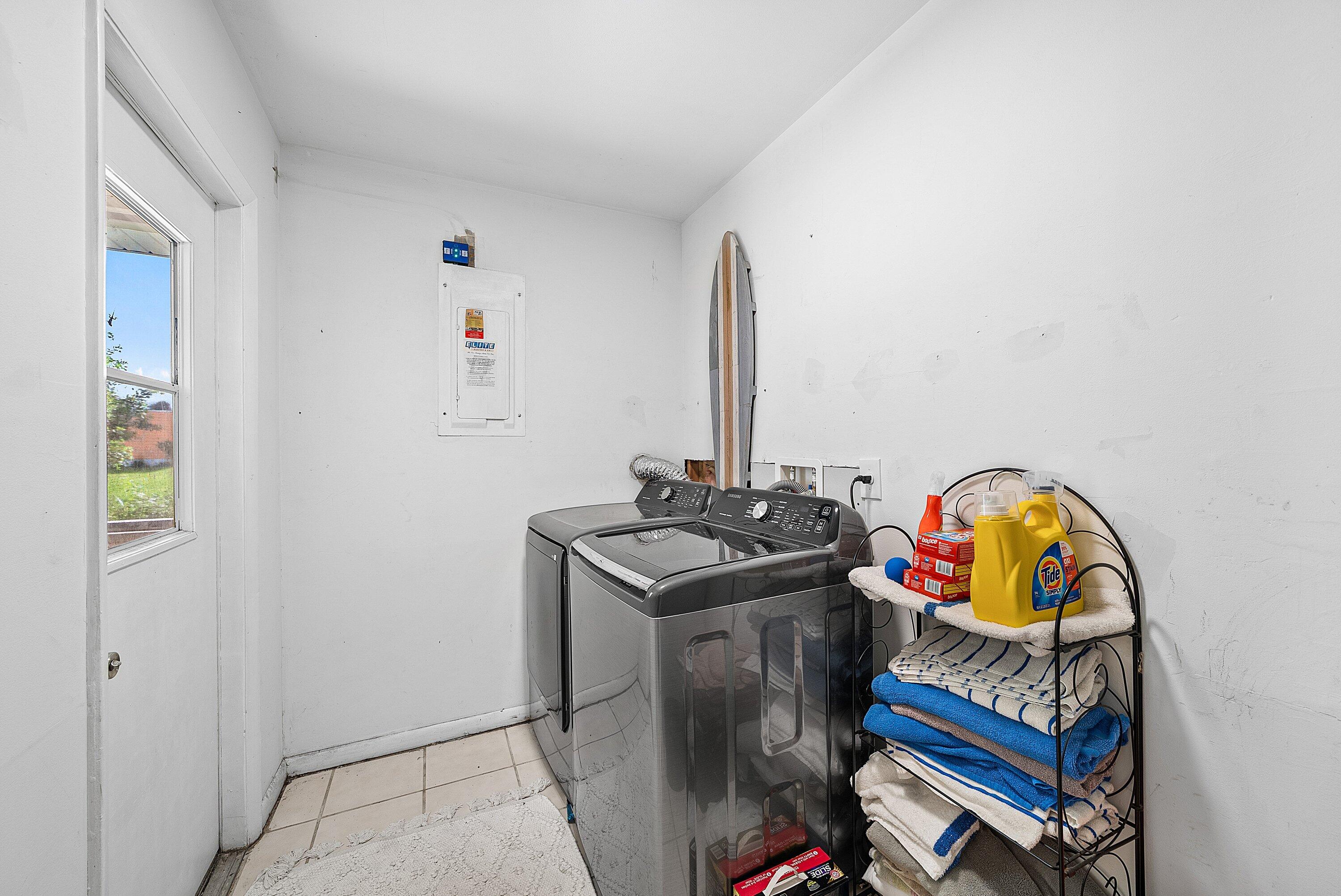 4500 Southeast Salvatori Road Stuart, FL 34997 - Photo 19 of 25 a view of living room with furniture and rug