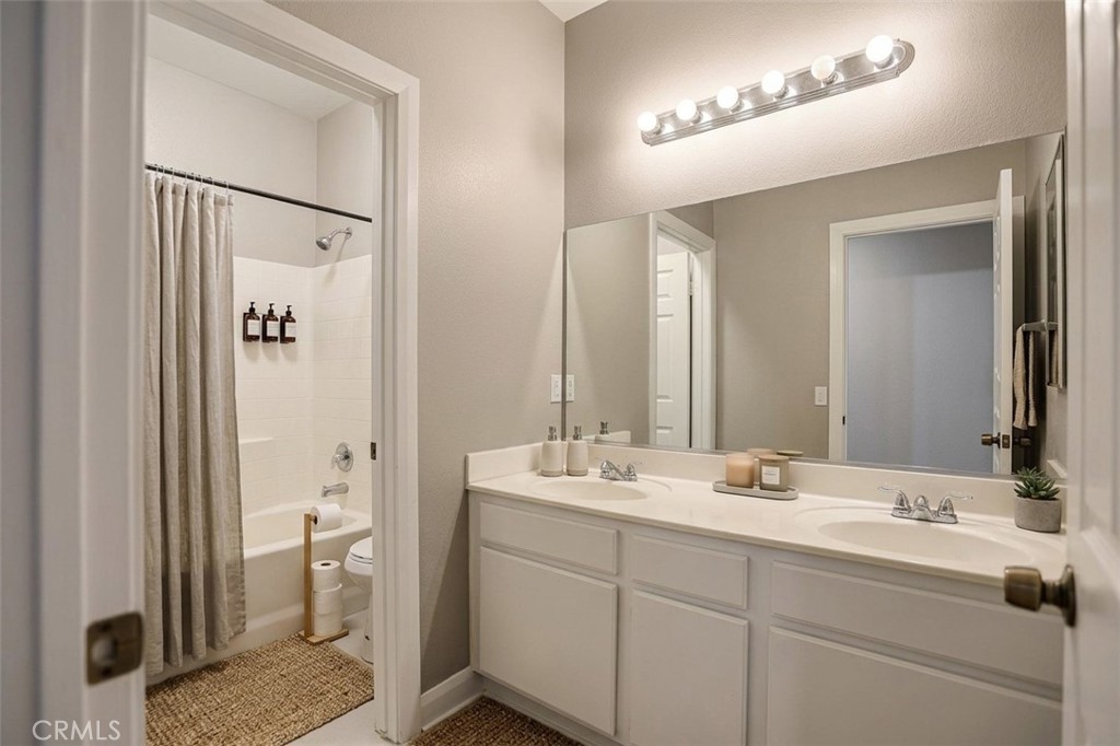 4252 Jenkins Lane Riverside, CA 92501 - Photo 20 of 32 Hallway Bathroom