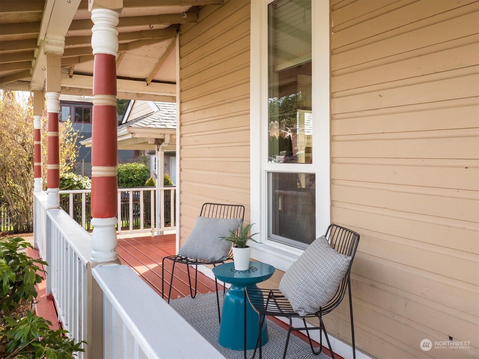 610 Maple Street Edmonds, WA 98020 - Photo 4 of 36 a view of balcony and patio