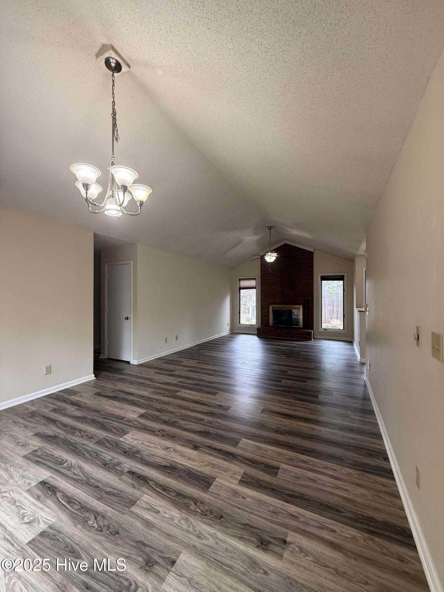 75 Sawmill Road East Pinehurst, NC 28374 - Photo 8 of 12 Livingroom