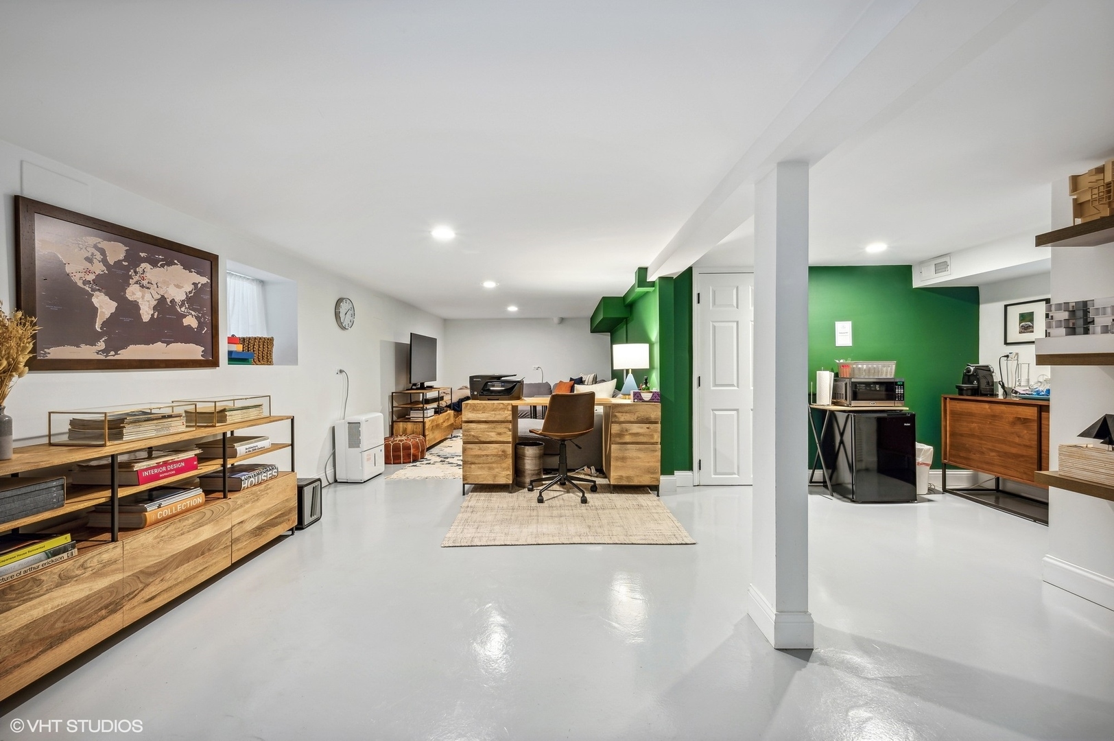 3125 North Springfield Avenue Chicago, IL 60618 - Photo 13 of 22 a view of a room with gym equipment