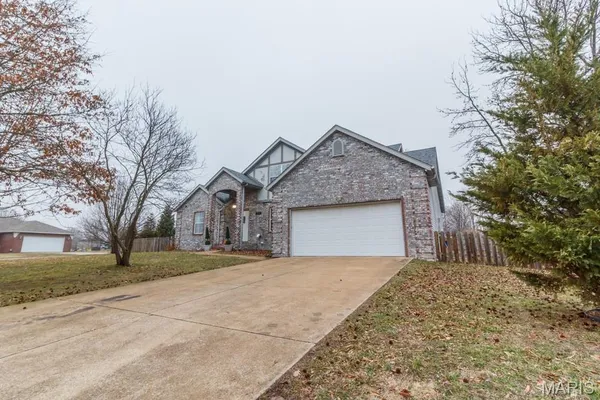 $298,000 | 2100 Lilly Street, Lebanon, MO 65536