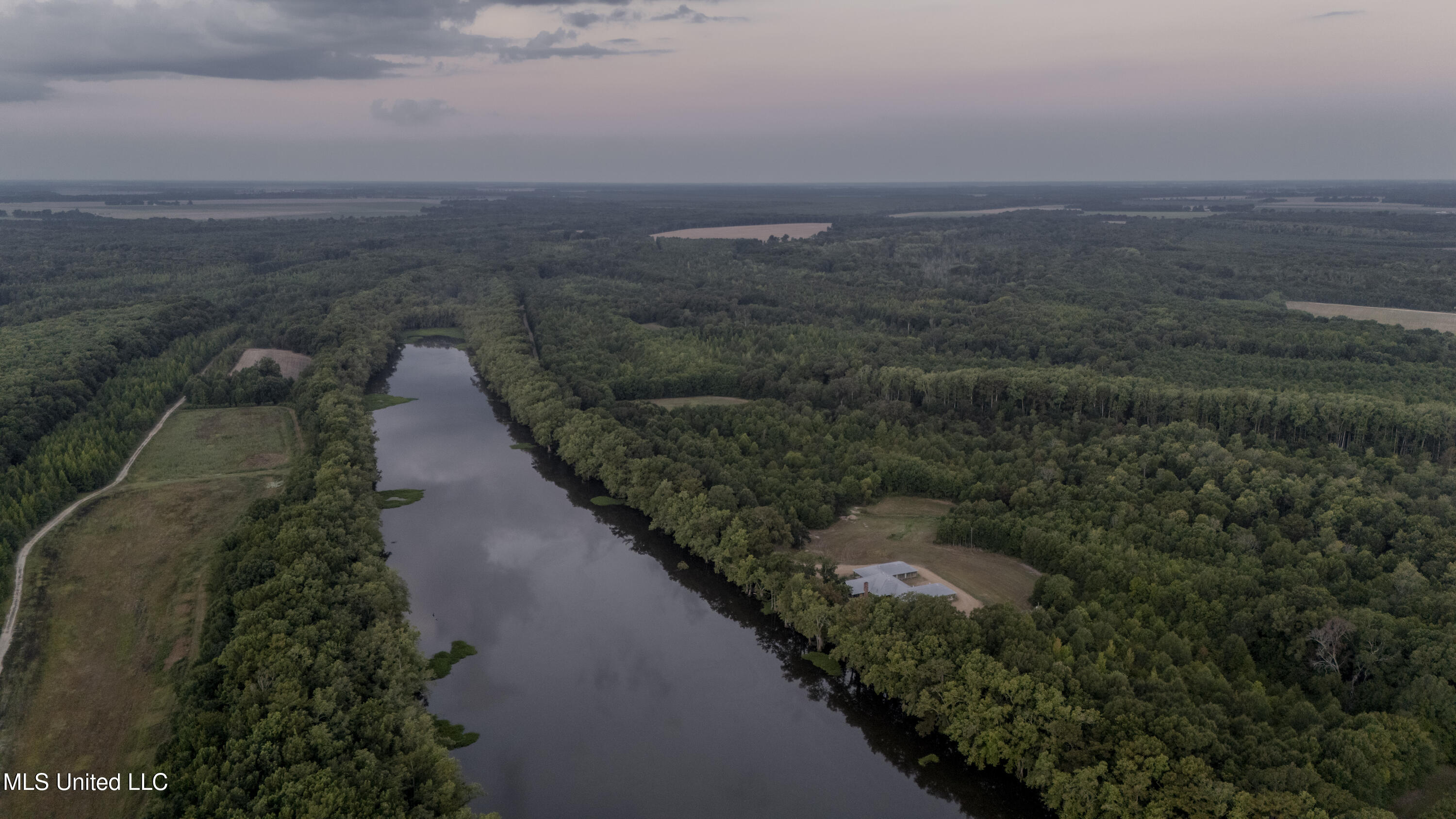 533 County Road Sidon, MS 38954 - Photo 4 of 67 DIXIE BRAKE-PHOTOS-081
