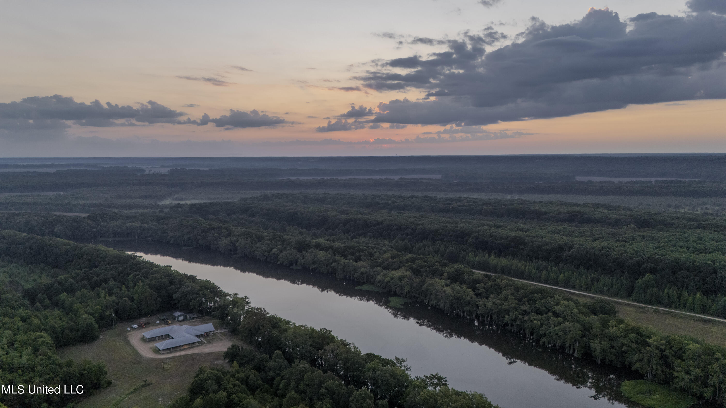 533 County Road Sidon, MS 38954 - Photo 5 of 67 DIXIE BRAKE-PHOTOS-084