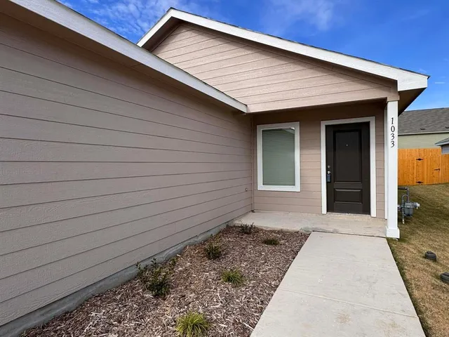 $1,799 | 1033 Raintree Road, Princeton, TX 75407