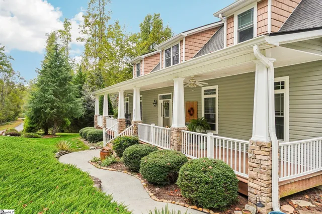 $725,000 | 813 Beech Tree Place, Hendersonville, NC 28792