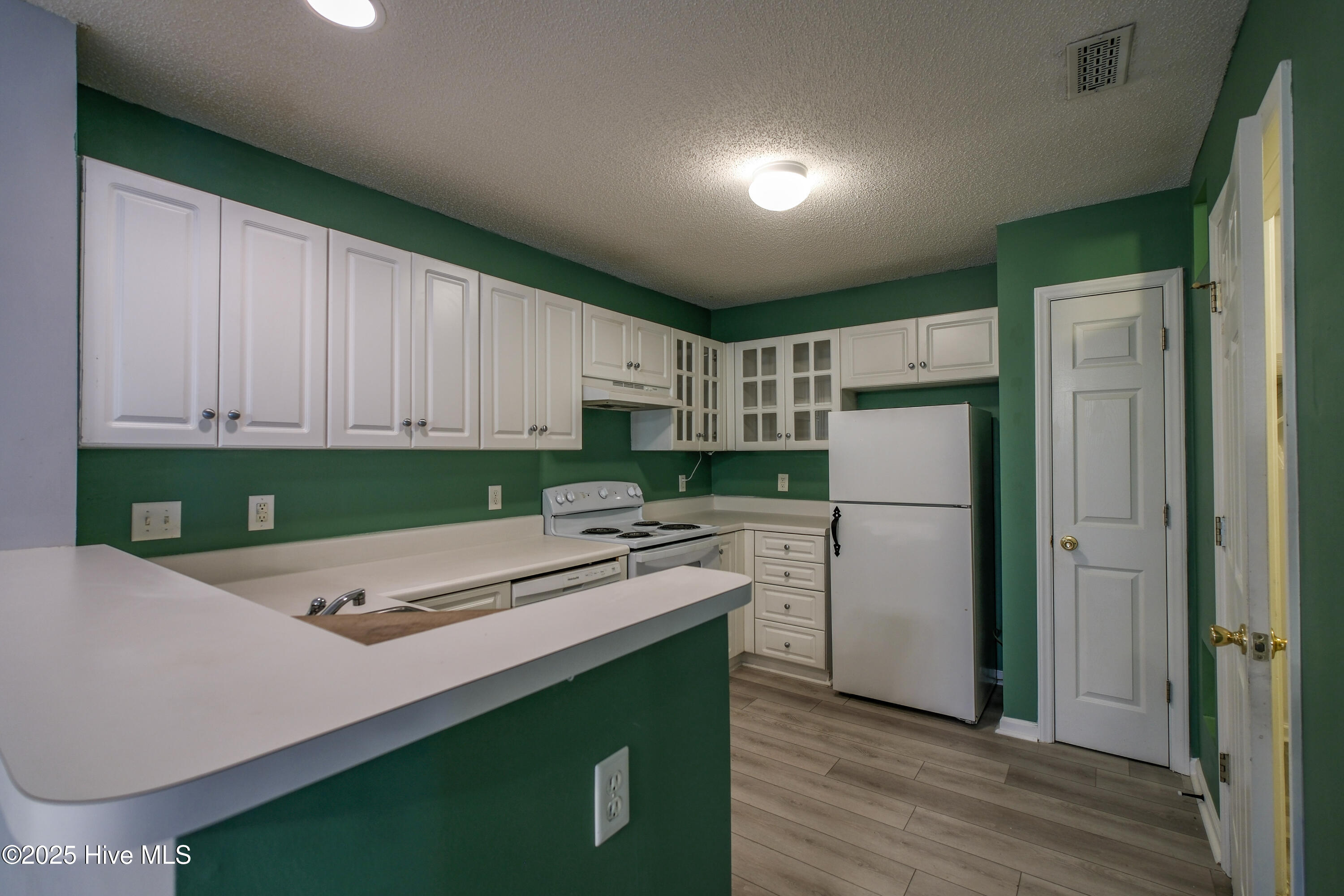 2597 Thackery Road, Unit G Greenville, NC 27858 - Photo 10 of 25 DSCF3802