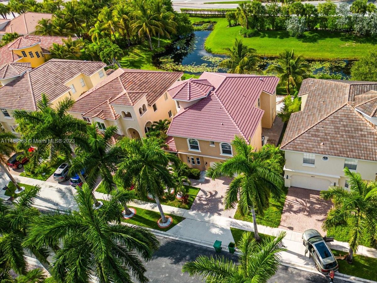 12441 Southwest 1st Street Plantation, FL 33325 - Photo 33 of 37 an aerial view of a house with a garden and plants