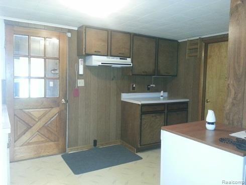 3255 Valentine Road Lapeer, MI 48446 - Photo 10 of 26 j-Kitchen_1.jpg