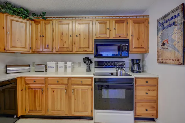 $310,000 | 4 D Seasons At Attitash Road, Unit D, Bartlett, NH 03860