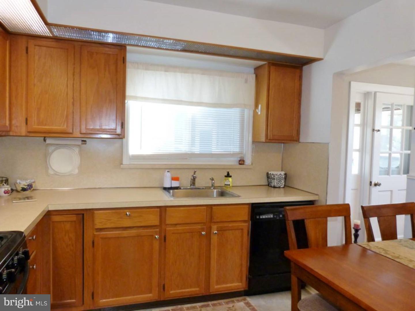 2011 Cross Road Glenside, PA 19038 - Photo 8 of 25 Gallery Image 8