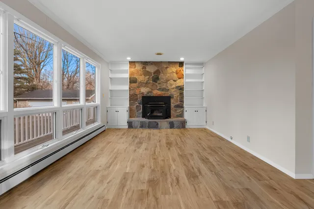 $439,900 | 14086 Kane Road, Plainwell, MI 49080