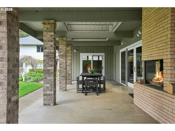 $999,000 | 4381 Shoreline Drive North, Keizer, OR 97303