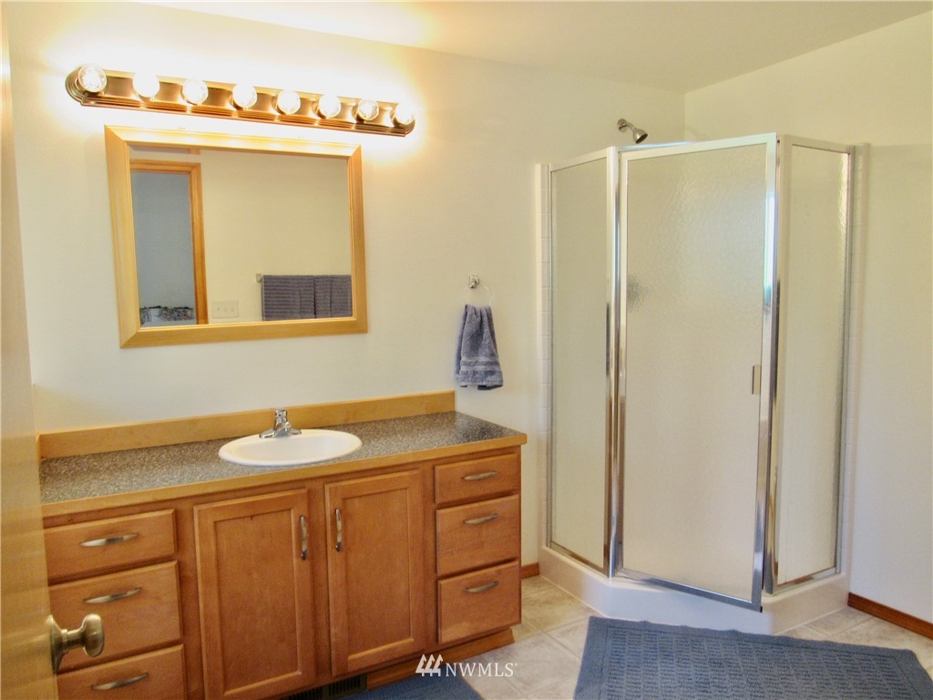 243 Umiker Road Castle Rock, WA 98611 - Photo 13 of 20 Gallery Image 13