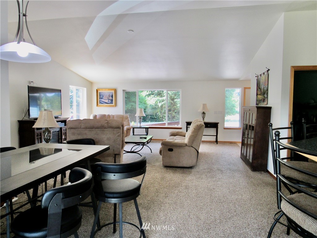 243 Umiker Road Castle Rock, WA 98611 - Photo 5 of 20 Gallery Image 5