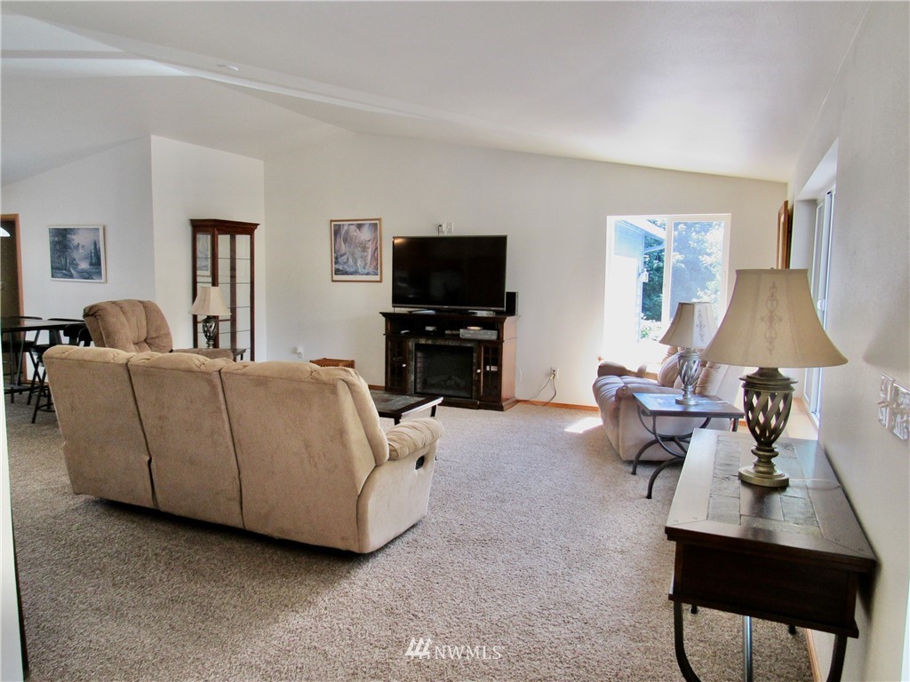 243 Umiker Road Castle Rock, WA 98611 - Photo 6 of 20 Gallery Image 6