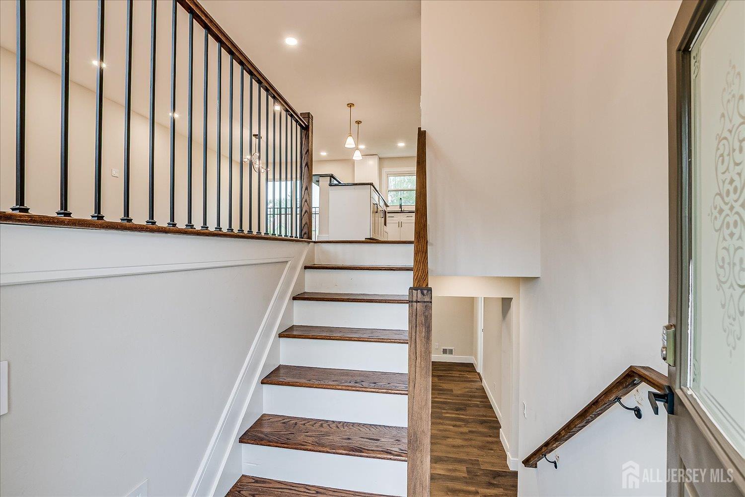 3 Birch Road Edison, NJ 08817 - Photo 2 of 33 a view of entryway